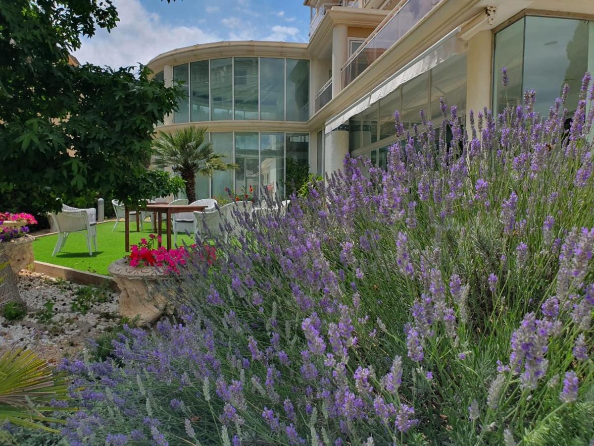 Hotel & Apartaments Thalassa Sport & Spa Росес Екстериор снимка
