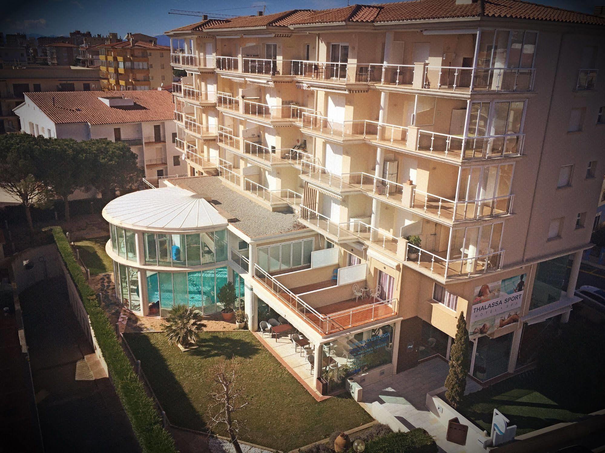 Hotel & Apartaments Thalassa Sport & Spa Росес Екстериор снимка
