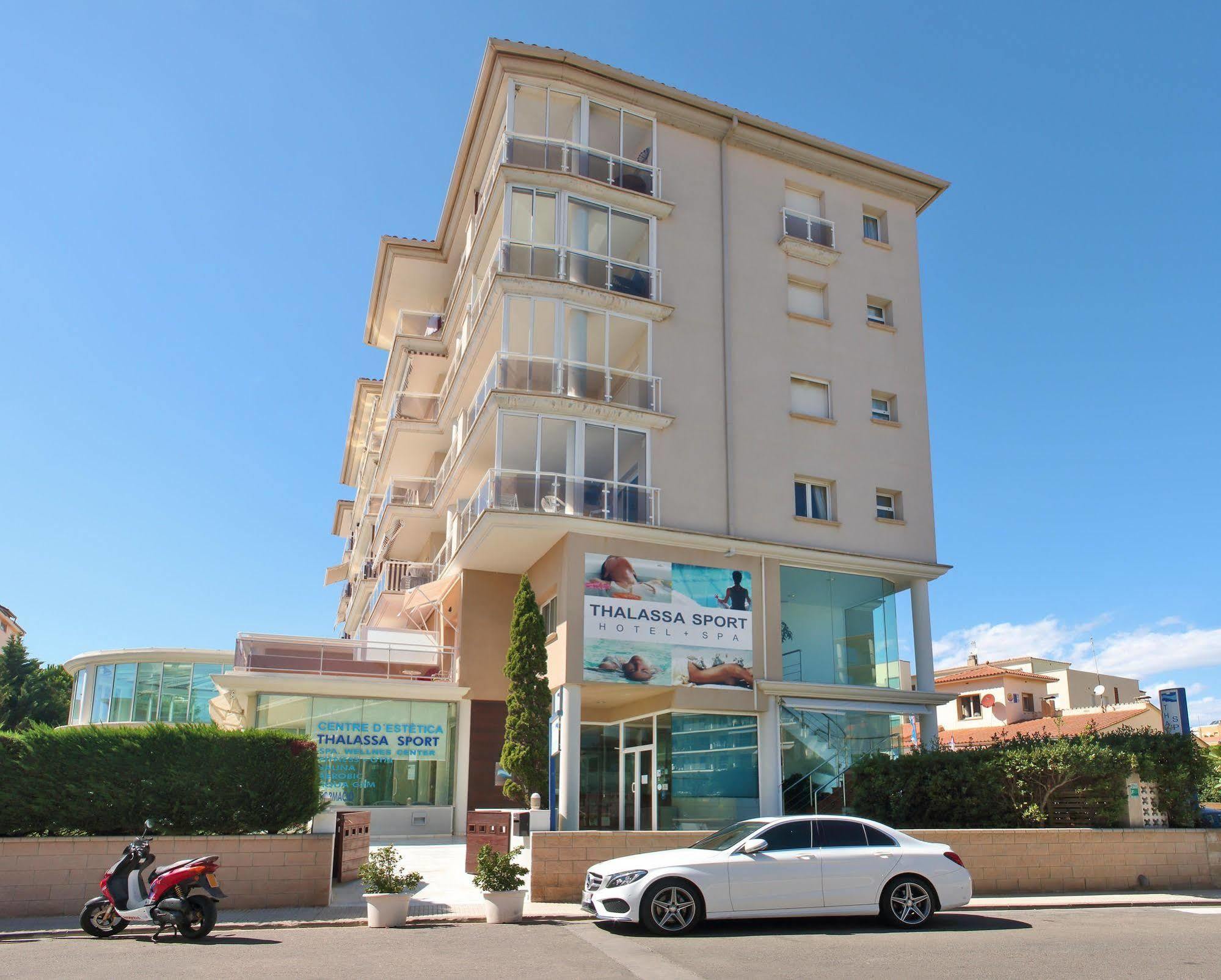 Hotel & Apartaments Thalassa Sport & Spa Росес Екстериор снимка